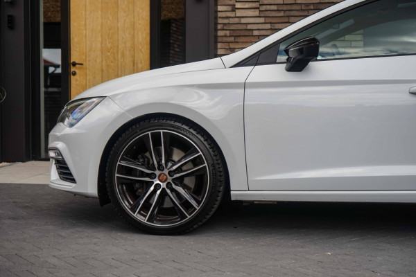Seat Leon ST Cupra 300 4Drive Pano/DCC/ACC/Virtual/Beats