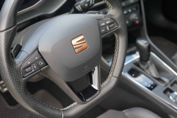 Seat Leon ST Cupra 300 4Drive Pano/DCC/ACC/Virtual/Beats