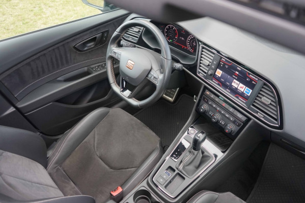 Seat Leon ST Cupra 300 4Drive Pano/DCC/ACC/Virtual/Beats