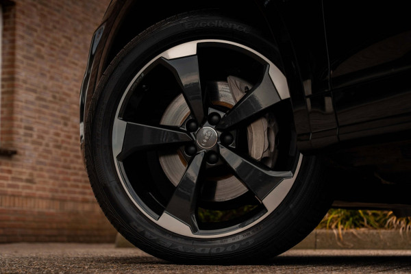 Audi Q5 50 TFSI e Quattro S Edition 300 PK Virtual Keyless Stoelverwarming Elek.Trekhaak 20''