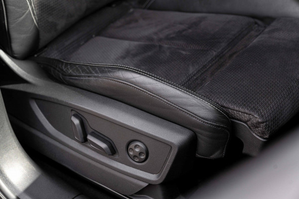 Audi Q5 50 TFSI e Quattro S Edition 300 PK Virtual Keyless Stoelverwarming Elek.Trekhaak 20''