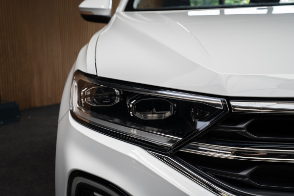 Volkswagen T-Roc Cabrio 1.5 TSI Navi Virtual C. Camera Beats PDC Stuurverwarming LED Stoelverwarming Climate Lederen dashboard LM velgen