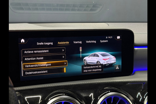 Mercedes-Benz CLA-Klasse 200 AMG Edition Pano Dodehoek Camera Sfeerver 19"