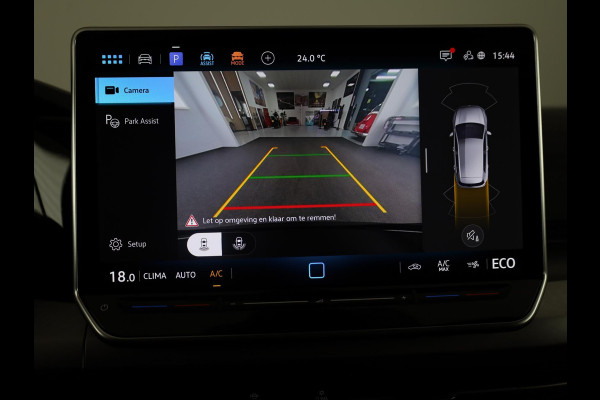 Volkswagen Golf 1.5 eHybrid Life Edition 204 pk Automaat (DSG) | Verlengde garantie | Navigatie | Parkeersensoren (Park assist) | Achteruitrijcamera | Autom. airco (3 zones) |