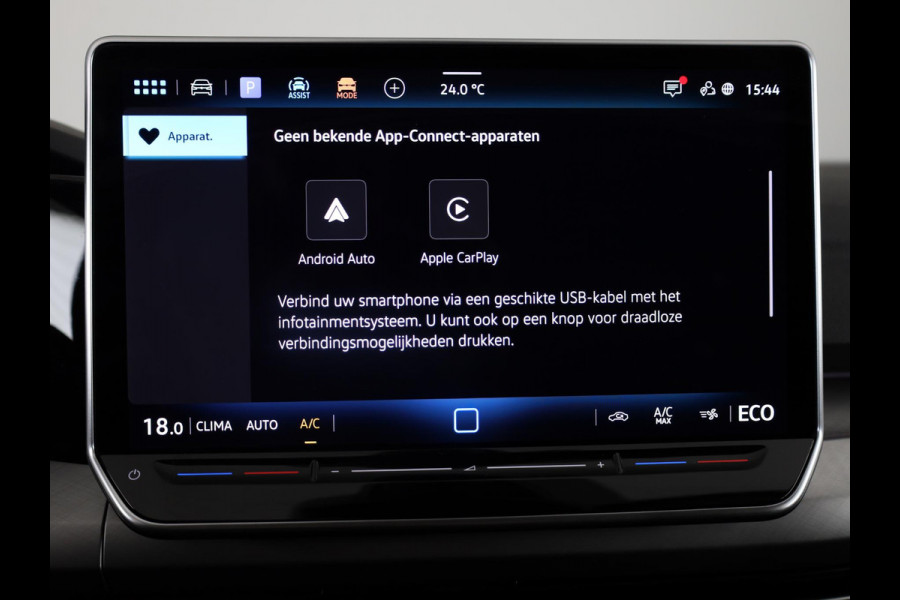 Volkswagen Golf 1.5 eHybrid Life Edition 204 pk Automaat (DSG) | Verlengde garantie | Navigatie | Parkeersensoren (Park assist) | Achteruitrijcamera | Autom. airco (3 zones) |