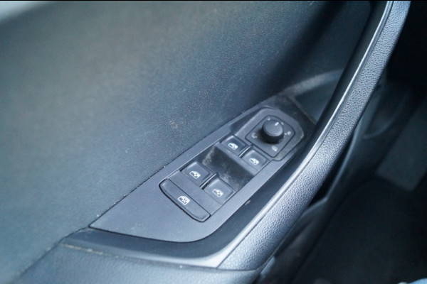 Škoda Karoq 1.5 TSI 150pk DSG Sportline Business -PANO-ECC-NAVI-