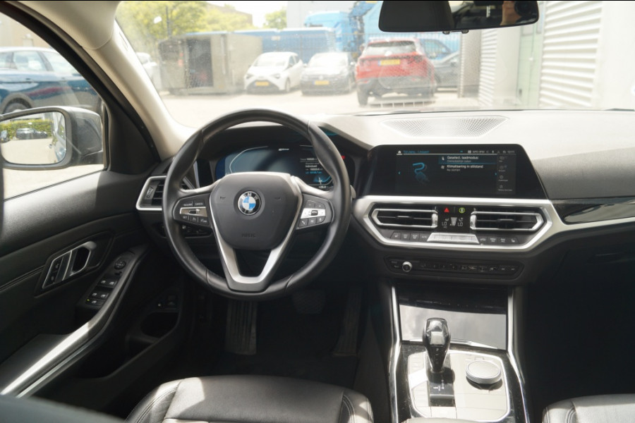 BMW 3 Serie Touring 320e PHEV Business Edition Plus -LEER-ECC-NAVI-