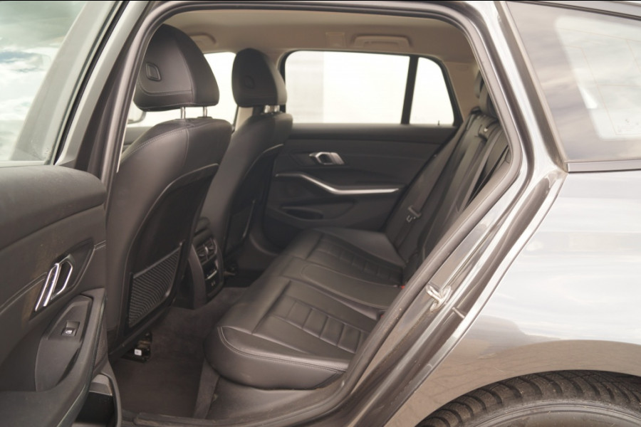 BMW 3 Serie Touring 320e PHEV Business Edition Plus -LEER-ECC-NAVI-