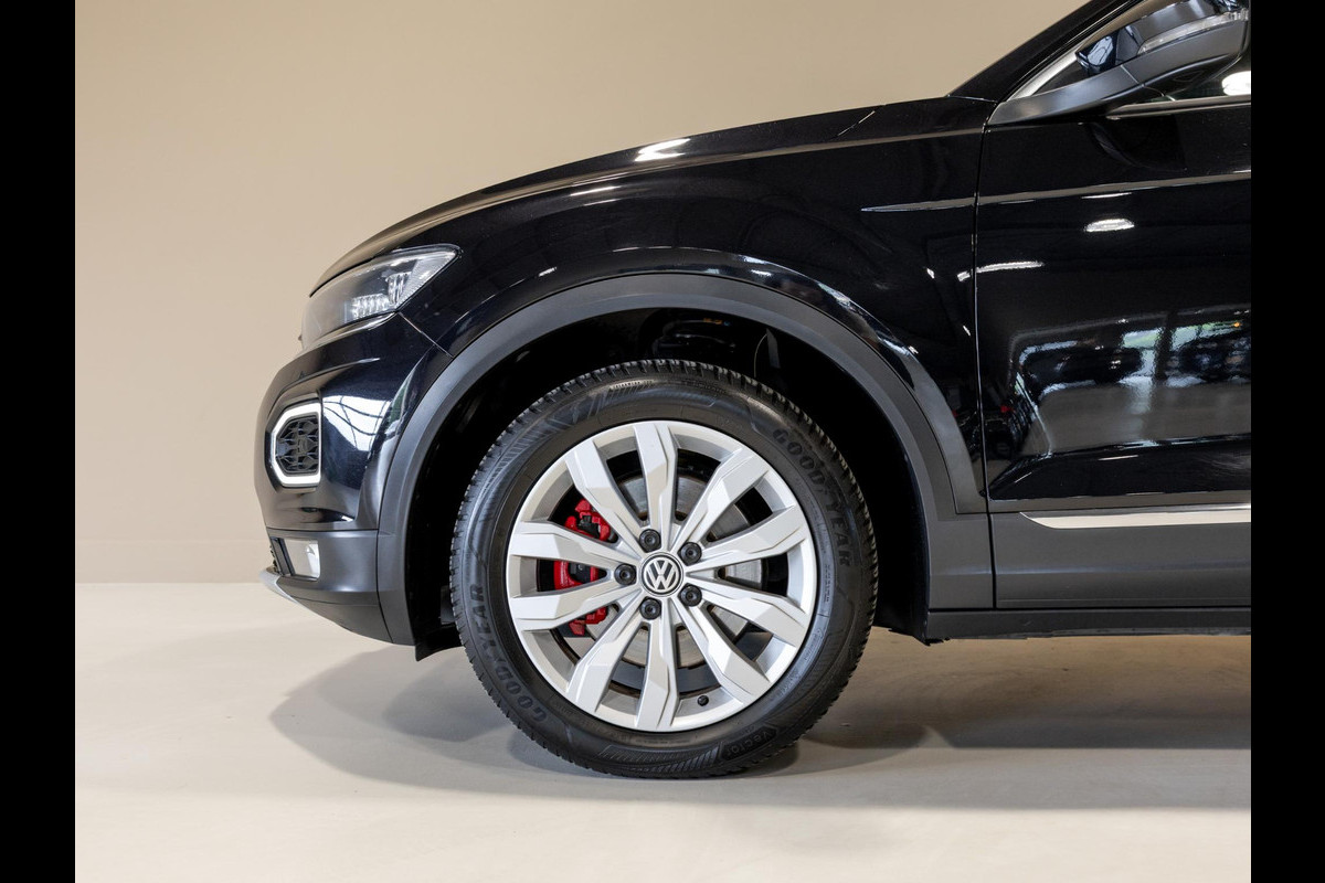 Volkswagen T-Roc 1.5 TSI Sport 150pk / Stoelverwarming / Airco / Navigatie / Adaptieve cruise control / Apple carplay /
