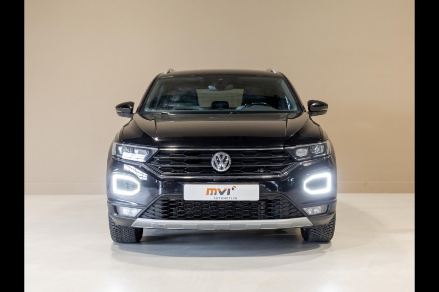 Volkswagen T-Roc 1.5 TSI Sport 150pk / Stoelverwarming / Airco / Navigatie / Adaptieve cruise control / Apple carplay /