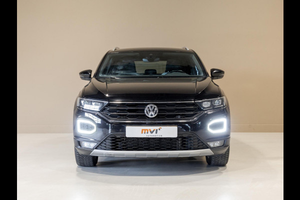 Volkswagen T-Roc 1.5 TSI Sport 150pk / Stoelverwarming / Airco / Navigatie / Adaptieve cruise control / Apple carplay /