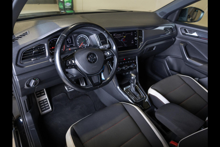 Volkswagen T-Roc 1.5 TSI Sport 150pk / Stoelverwarming / Airco / Navigatie / Adaptieve cruise control / Apple carplay /