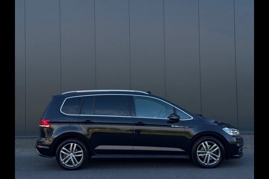 Volkswagen Touran 1.5 TSI | 3x R-Line | Pano | Leder | ACC