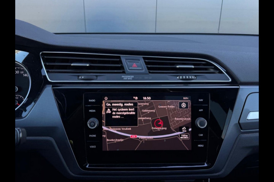 Volkswagen Touran 1.5 TSI | 3x R-Line | Pano | Leder | ACC