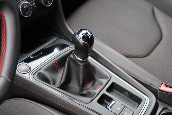 Seat Leon ST 1.5 TSI FR Business Intense org.NL Beats-audio carplay