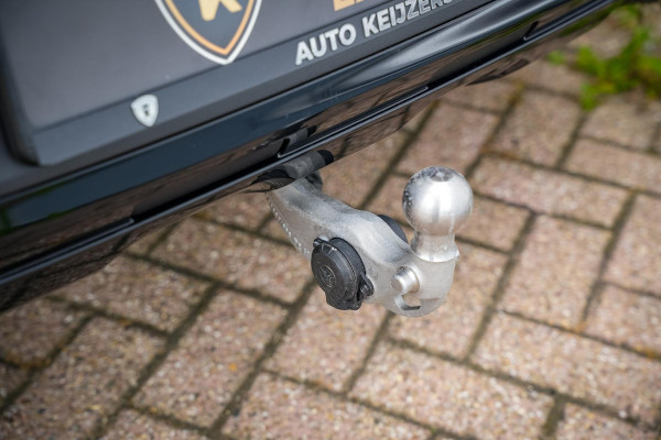 Mercedes-Benz GLC Coupé 400e 4MATIC AMG Line Schuifdak Ambient Trekhaak Leer 360 Camera Memory ACC