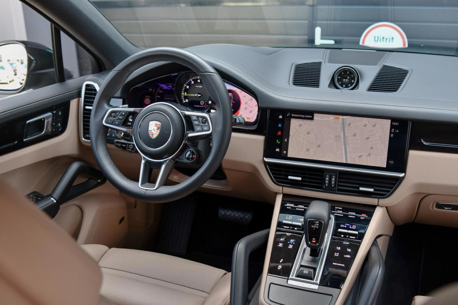 Porsche Cayenne Coupé 3.0 E-Hybrid Sport Design Platinum, Chrono, Luchtv, Sportuitl, Pano, Softcl, ACC,360,Koeling,HUD,Entertainme