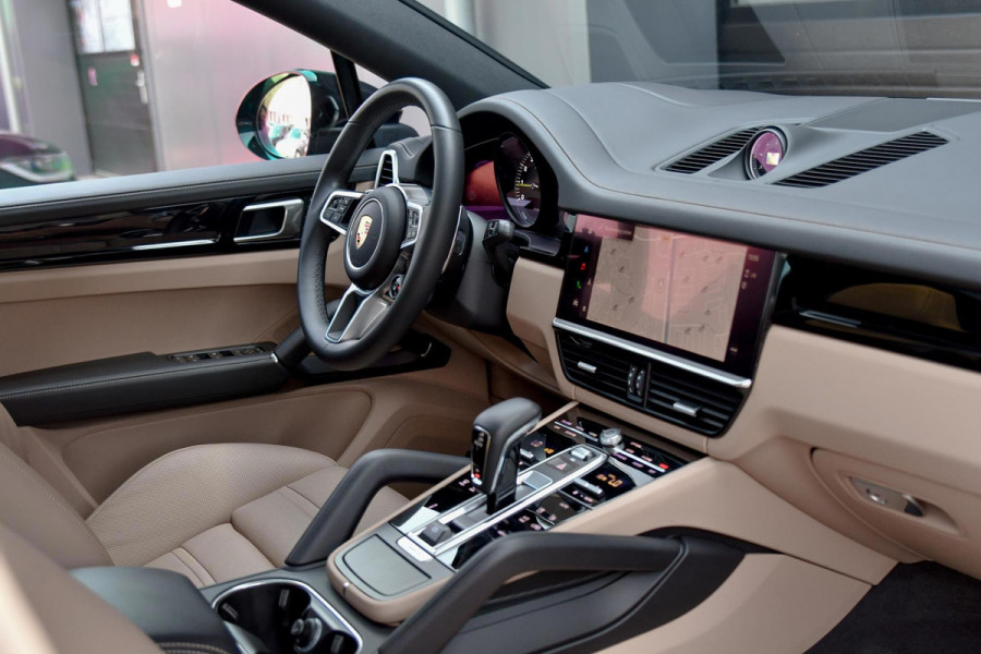 Porsche Cayenne Coupé 3.0 E-Hybrid Sport Design Platinum, Chrono, Luchtv, Sportuitl, Pano, Softcl, ACC,360,Koeling,HUD,Entertainme