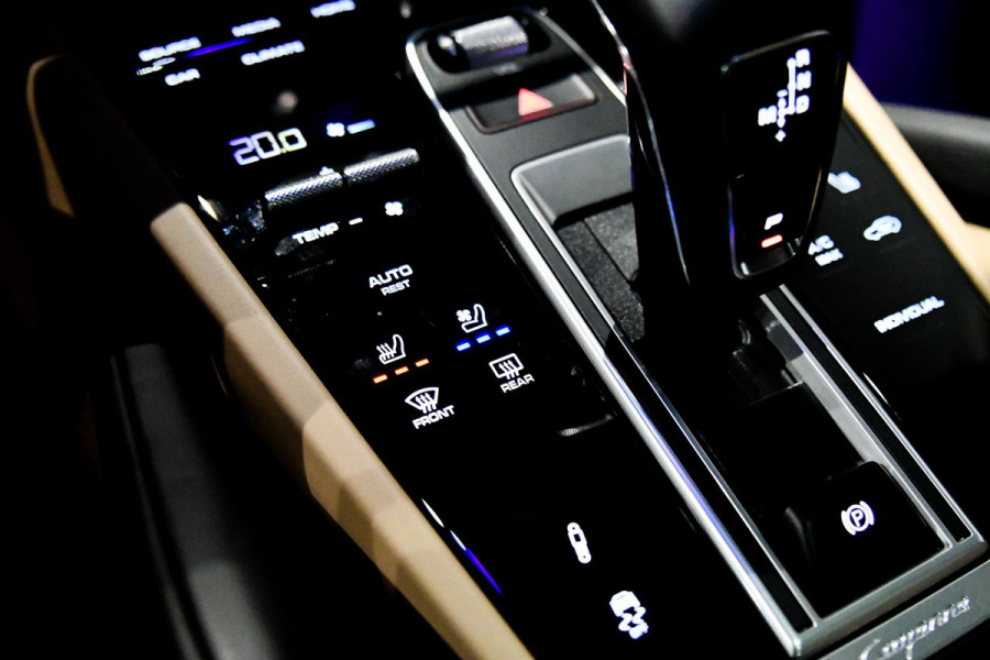 Porsche Cayenne Coupé 3.0 E-Hybrid Sport Design Platinum, Chrono, Luchtv, Sportuitl, Pano, Softcl, ACC,360,Koeling,HUD,Entertainme