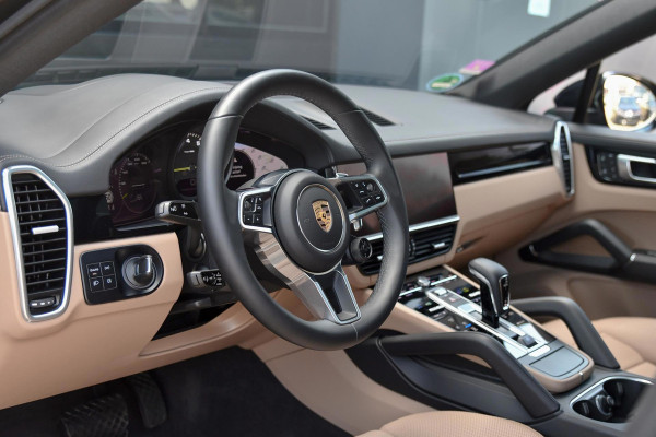 Porsche Cayenne Coupé 3.0 E-Hybrid Sport Design Platinum, Chrono, Luchtv, Sportuitl, Pano, Softcl, ACC,360,Koeling,HUD,Entertainme