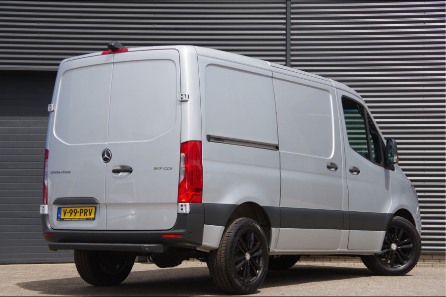Mercedes-Benz Sprinter 317 1.9 CDI L1H1 RWD AUT. LED, ADAPT. CRUISE, MBUX 10'', GEV. STOEL, CAMERA, NAVI, CLIMA, VOORRUITVERWARMING