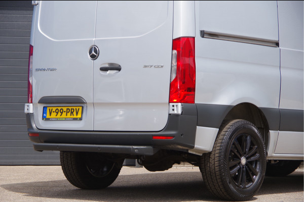 Mercedes-Benz Sprinter 317 1.9 CDI L1H1 RWD AUT. LED, ADAPT. CRUISE, MBUX 10'', GEV. STOEL, CAMERA, NAVI, CLIMA, VOORRUITVERWARMING