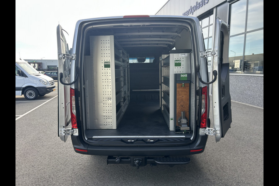 Mercedes-Benz Sprinter 315 CDI L2 H1 RWD BOTT Inrichting / 3500KG Trekhaak / MBUX 10.25 / Navigatie / Cruise control / Airco / 270 Graden achterdeuren