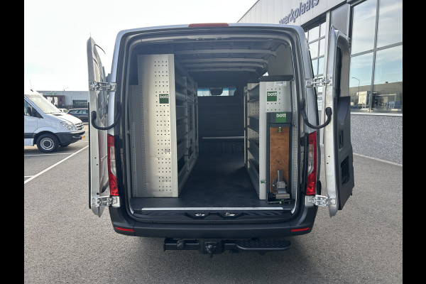 Mercedes-Benz Sprinter 315 CDI L2 H1 RWD BOTT Inrichting / 3500KG Trekhaak / MBUX 10.25 / Navigatie / Cruise control / Airco / 270 Graden achterdeuren