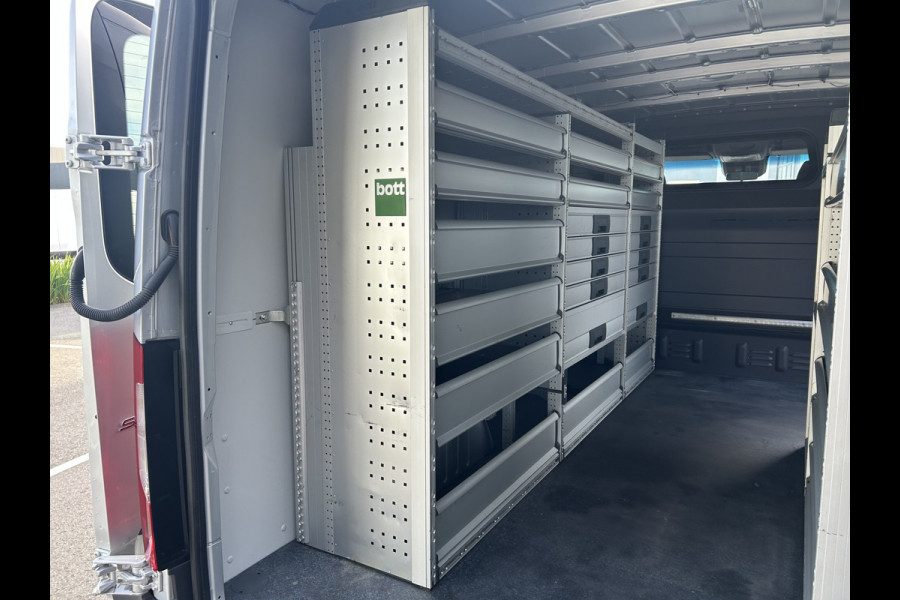 Mercedes-Benz Sprinter 315 CDI L2 H1 RWD BOTT Inrichting / 3500KG Trekhaak / MBUX 10.25 / Navigatie / Cruise control / Airco / 270 Graden achterdeuren