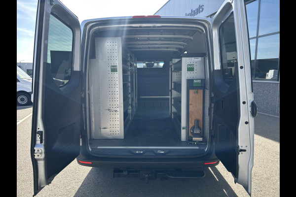Mercedes-Benz Sprinter 315 CDI L2 H1 RWD 3500KG Trekhaak / BOTT Inrichting / MBUX 10.25 / Navigatie / Cruise control / Airco / 270 Graden achterdeuren