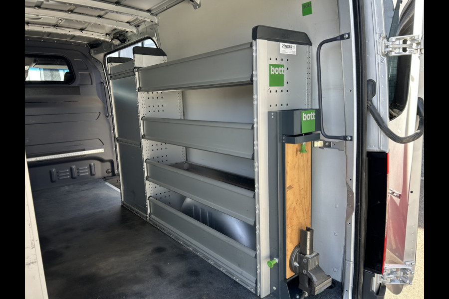 Mercedes-Benz Sprinter 315 CDI L2 H1 RWD 3500KG Trekhaak / BOTT Inrichting / MBUX 10.25 / Navigatie / Cruise control / Airco / 270 Graden achterdeuren