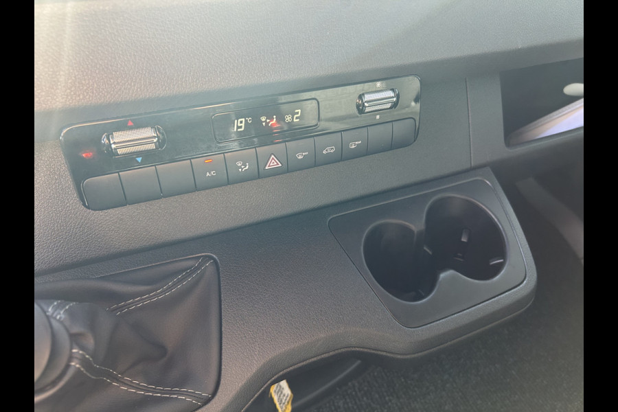 Mercedes-Benz Sprinter 315 CDI L2 H1 RWD 3500KG Trekhaak / BOTT Inrichting / MBUX 10.25 / Navigatie / Cruise control / Airco / 270 Graden achterdeuren