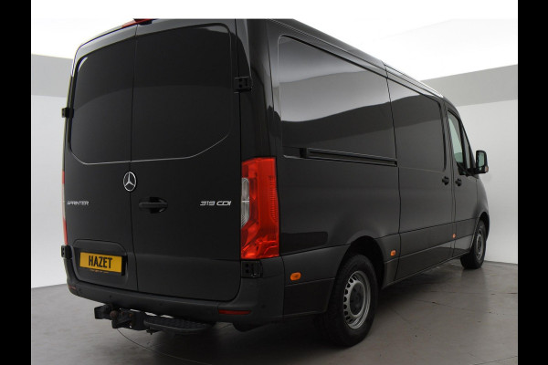Mercedes-Benz Sprinter 319 3.0 CDI V6 190 PK L2H1 + LUCHTVERING | LED | ELEKTTR. SCHUIFDEUR | 360 CAMERA | 3500 KG TREKHAAK