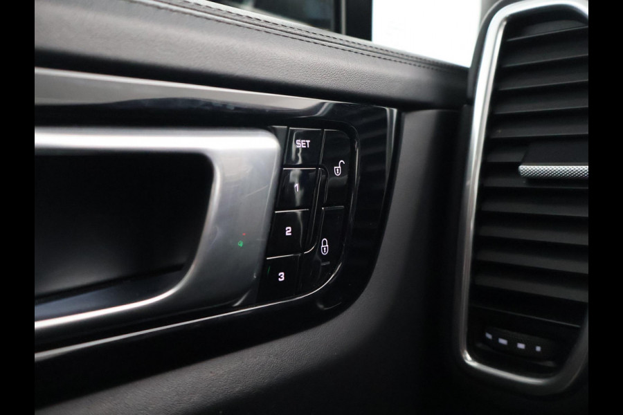 Porsche Cayenne 3.0 V6 340 PK + 360 CAMERA | PANORAMA | BOSE | 21 INCH | LUCHTVERING | WEGKL. TREKHAAK