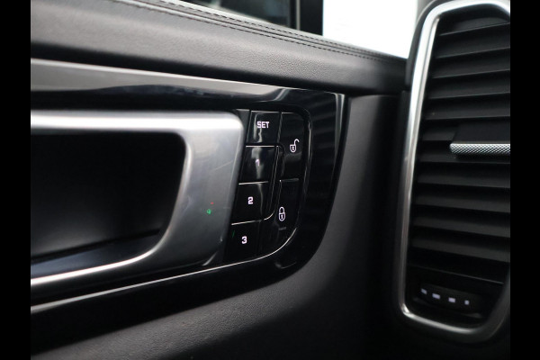 Porsche Cayenne 3.0 V6 340 PK + 360 CAMERA | PANORAMA | BOSE | 21 INCH | LUCHTVERING | WEGKL. TREKHAAK