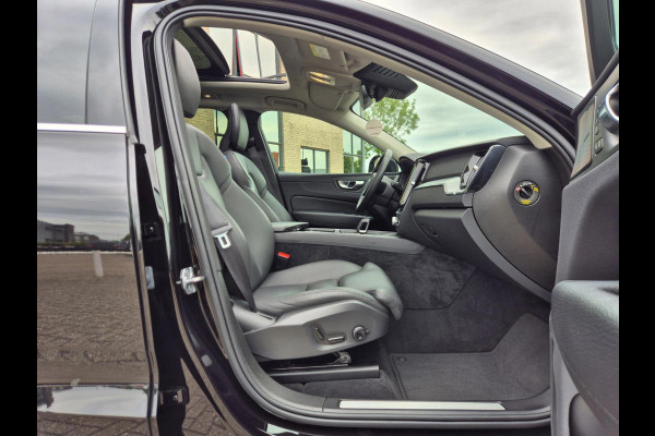 Volvo XC60 2.0 T6 Plug-in AWD Ultimate Bright Headup! Pano! Trekhaak! Memory! Electrische Achterklep!