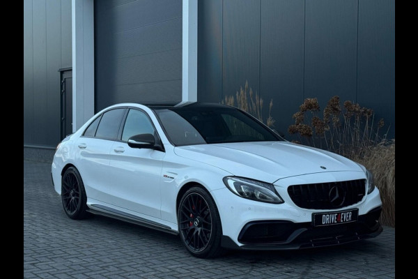 Mercedes-Benz C-Klasse 63 AMG | Downpipe | Carbon Bodykit
