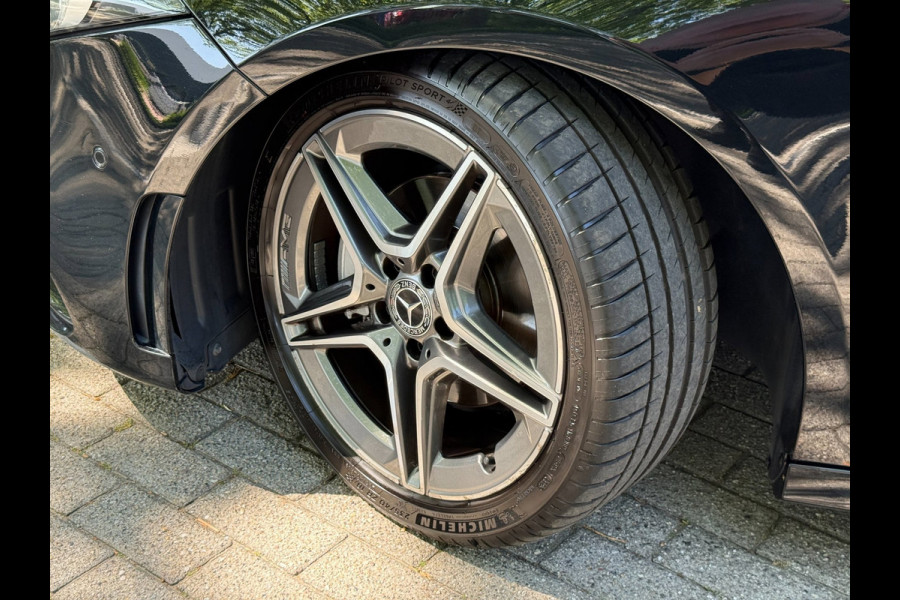 Mercedes-Benz A-Klasse 200 Business Solution AMG Automaat Pano Burmester