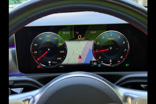 Mercedes-Benz A-Klasse 200 Business Solution AMG Automaat Pano Burmester