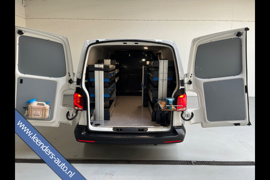 Volkswagen Transporter Automaat DSG Servicewagen 2.0 TDI 150pk L2H1 3Persoons Sortimo Inrichting, Airco, Navigatie, RIJKLAARPRIJS!