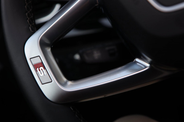 Audi Q5 55 TFSI e 3x S-Line QUATTRO / PANO / HUD / MEMORY / B&O / MASSAGE
