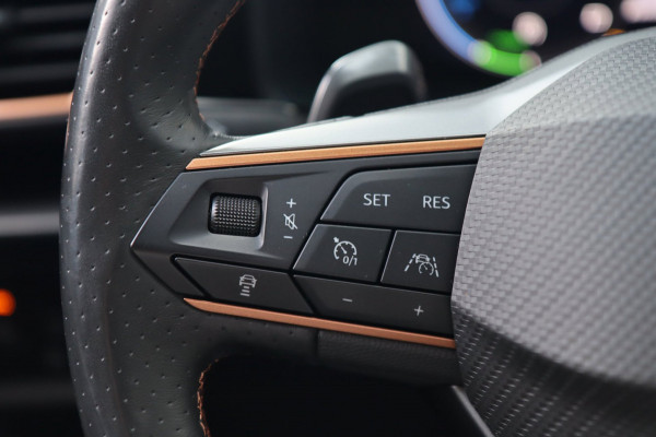 CUPRA Leon 1.4 e-Hybrid / PANO / ACC / CAMERA / KEYLESS / STUUR+STOELVERW