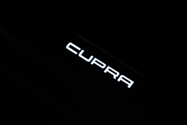 CUPRA Leon 1.4 e-Hybrid / PANO / ACC / CAMERA / KEYLESS / STUUR+STOELVERW
