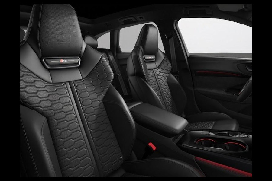 Audi RS5 Avant e-hybrid 470 kW / 639 pk | Audi Sportpakket | B&O Premium soundsysteem | Remzadels rood | Panorama-glasdak |