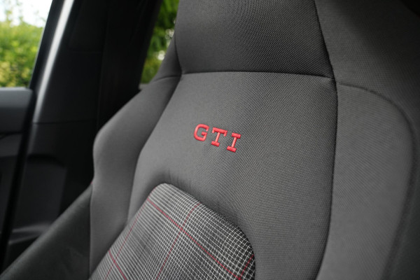 Volkswagen Golf 2.0 TSI GTI Pano IQ 245PK H&K