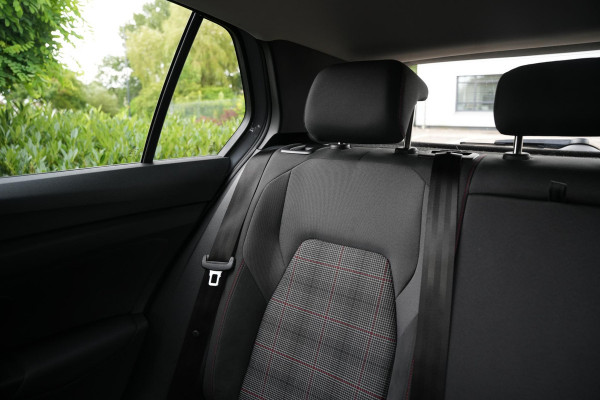 Volkswagen Golf 2.0 TSI GTI Pano IQ 245PK H&K