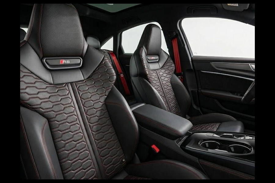 Audi RS5 Limousine e-hybrid 470 kW / 639 pk | Audi Sportpakket | Head-up display | Panorama-glasdak | RS sportstoel plus dinamica/leder zwart geventil. rode accenten |