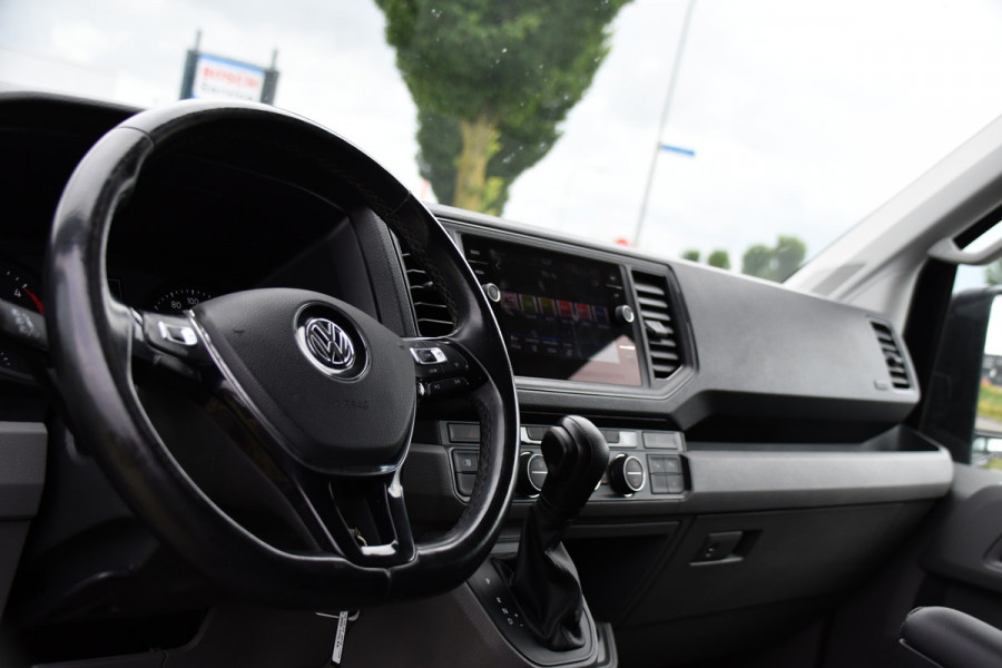Volkswagen Crafter 35 2.0 TDI L3H3 Highline Black Edition Camera, Cruise, Carplay, LED, Clima, Automaat, Trekhaak, Sensoren, Uniek!