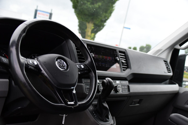 Volkswagen Crafter 35 2.0 TDI L3H3 Highline Black Edition Camera, Cruise, Carplay, LED, Clima, Automaat, Trekhaak, Sensoren, Uniek!
