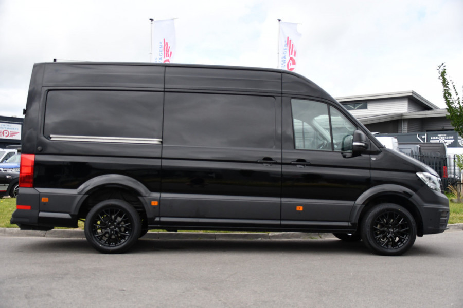 Volkswagen Crafter 35 2.0 TDI L3H3 Highline Black Edition Camera, Cruise, Carplay, LED, Clima, Automaat, Trekhaak, Sensoren, Uniek!